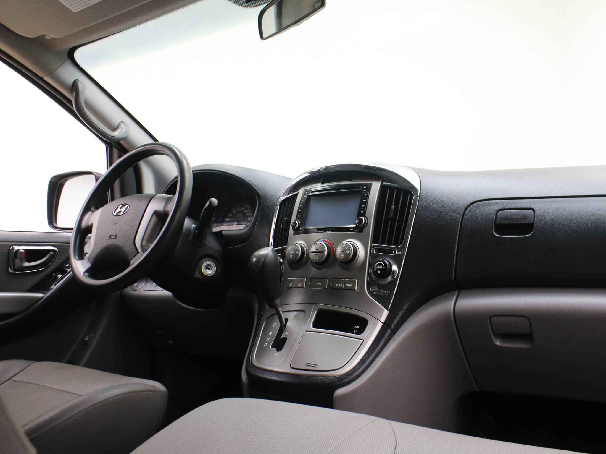 Hyundai Grand Starex, I