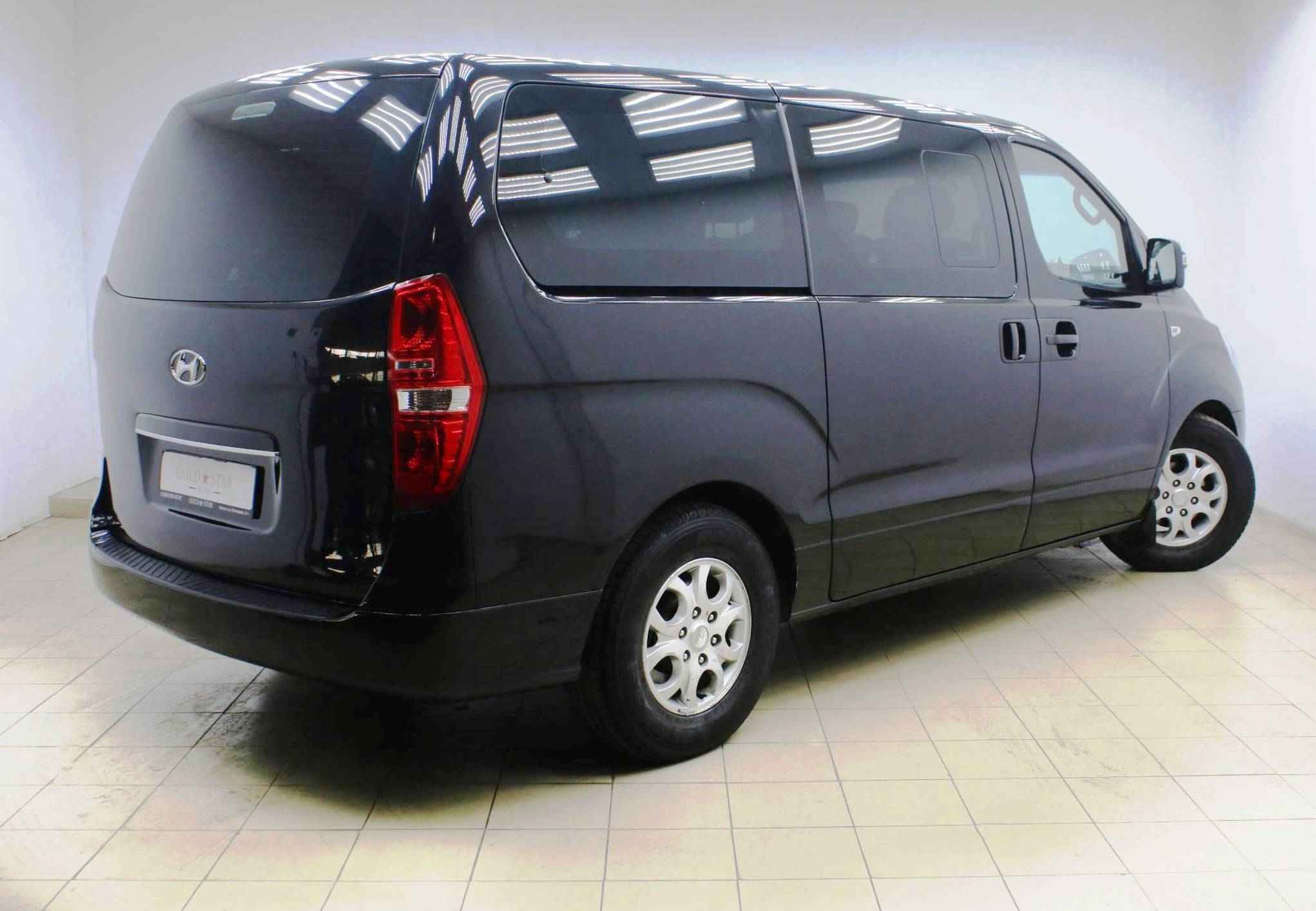 Hyundai Grand Starex, I