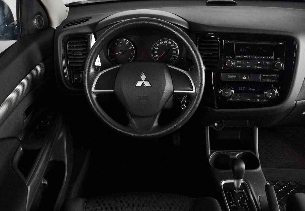 Mitsubishi Outlander, III