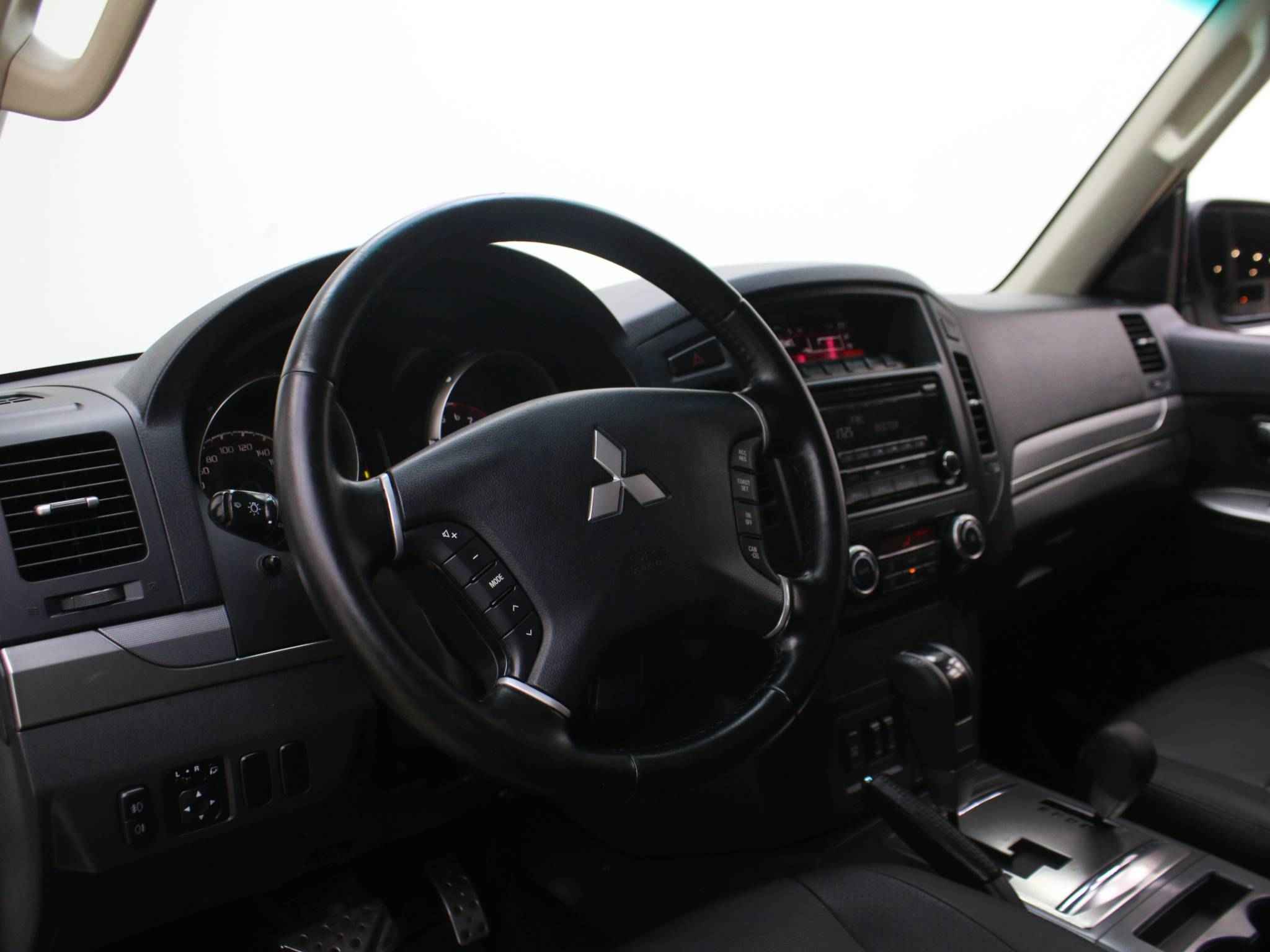 Mitsubishi Pajero, IV Рестайлинг 1