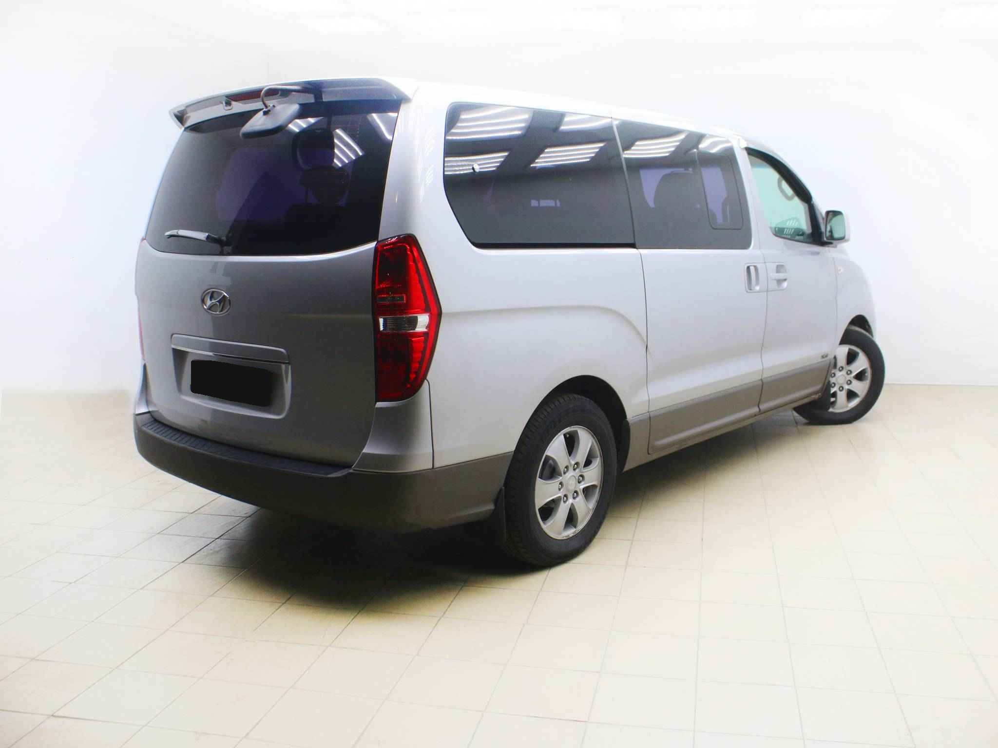 Hyundai Grand Starex, I
