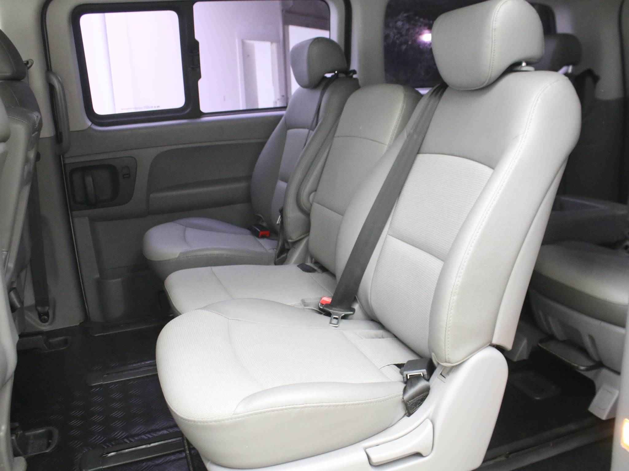 Hyundai Grand Starex, I