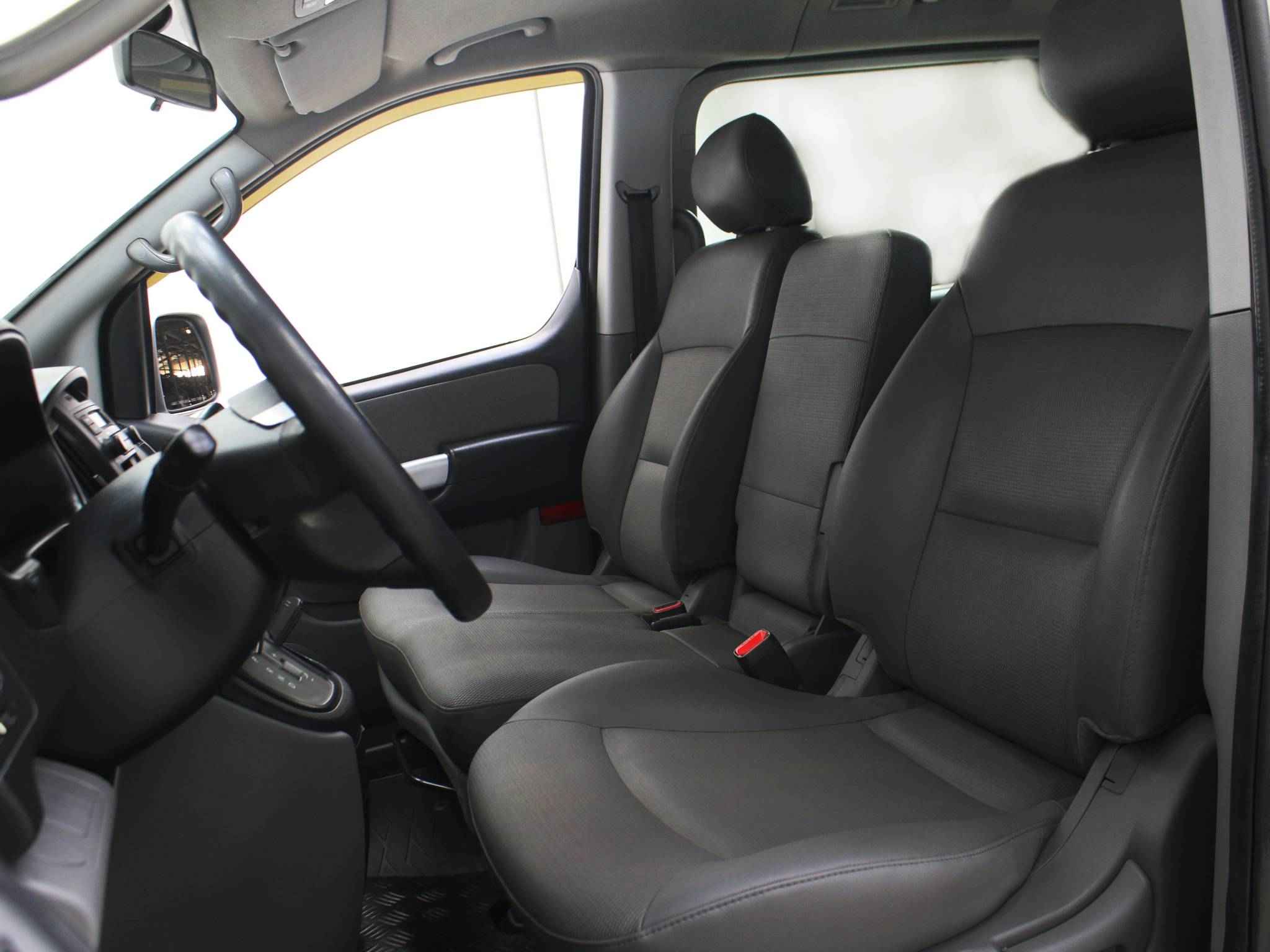 Hyundai Grand Starex, I