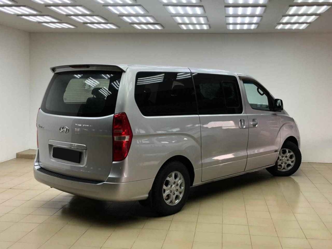 Hyundai Grand Starex, I