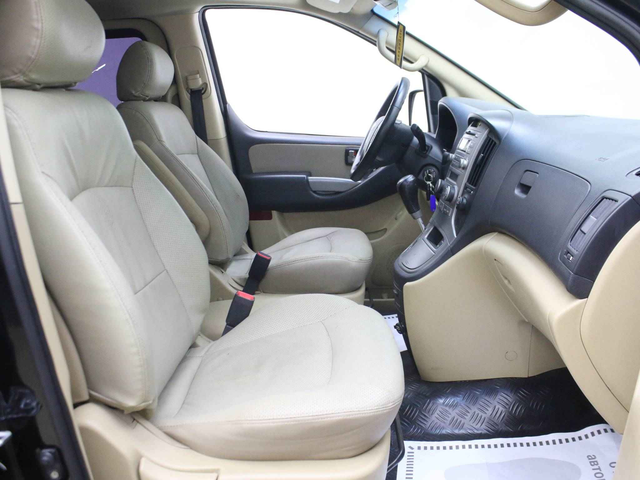 Hyundai Grand Starex, I