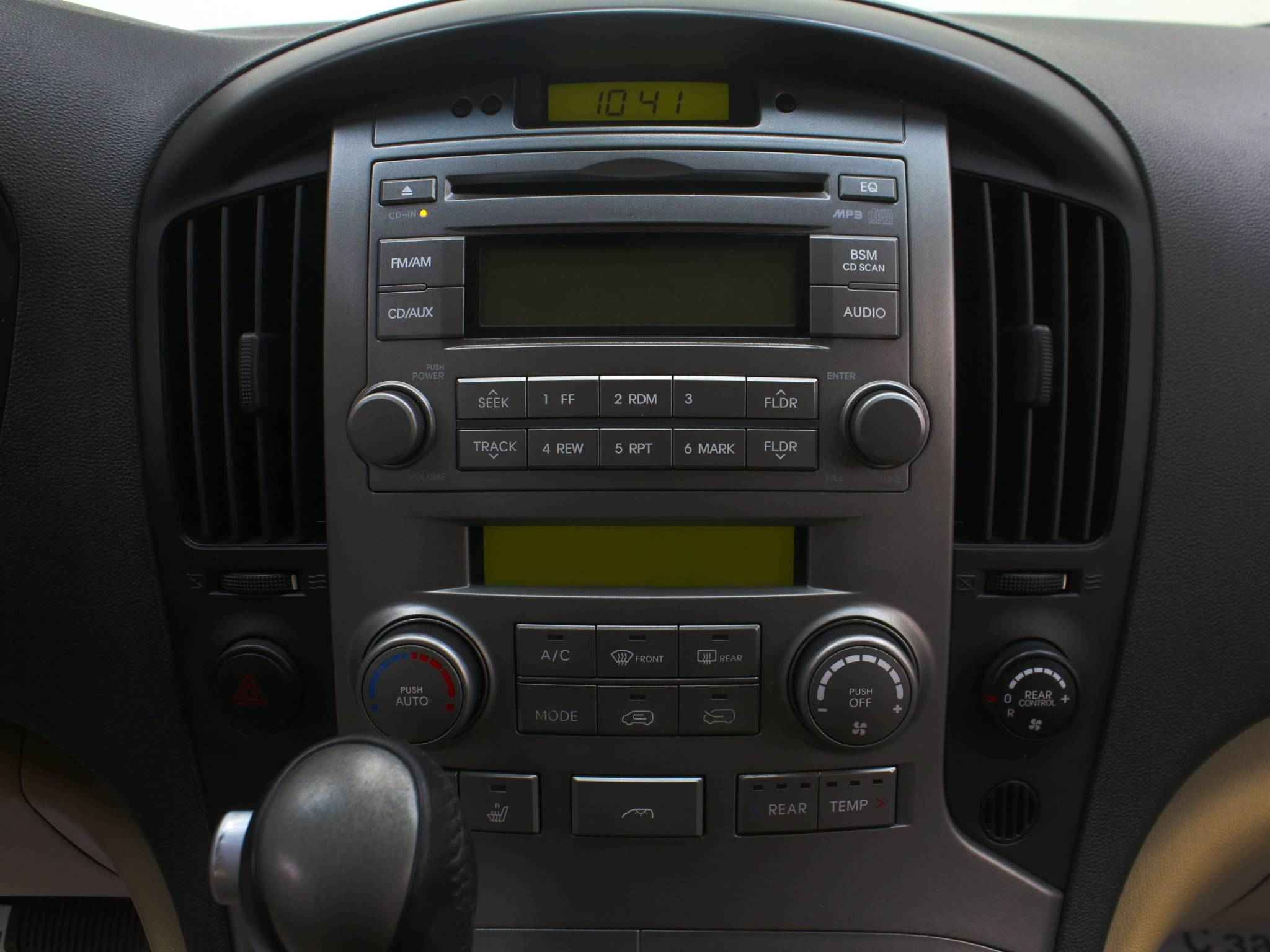 Hyundai Grand Starex, I