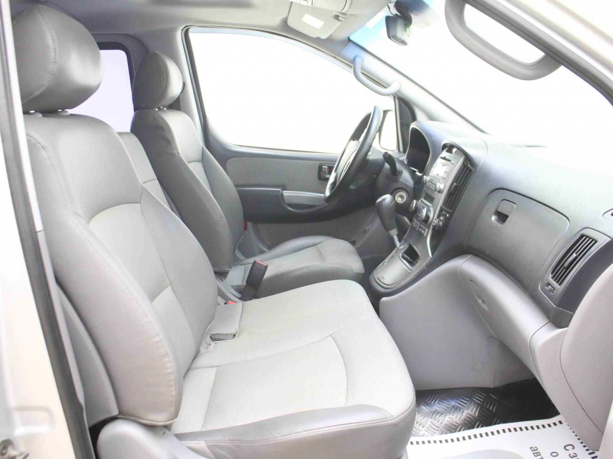 Hyundai Grand Starex, I