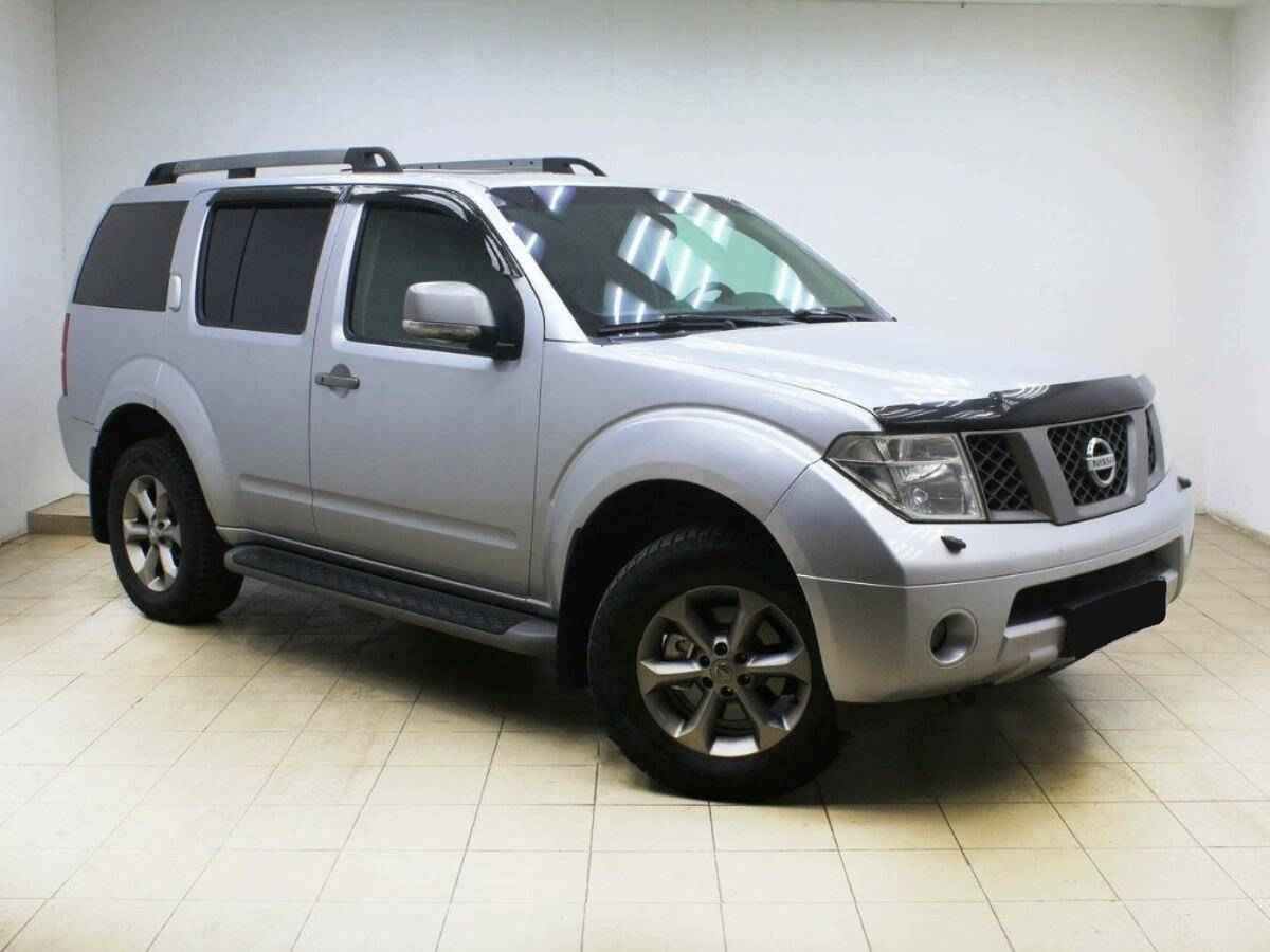 Nissan Pathfinder, III