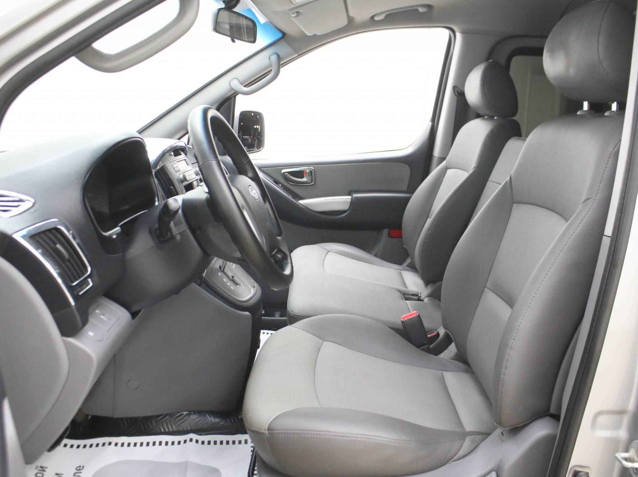 Hyundai Grand Starex, I