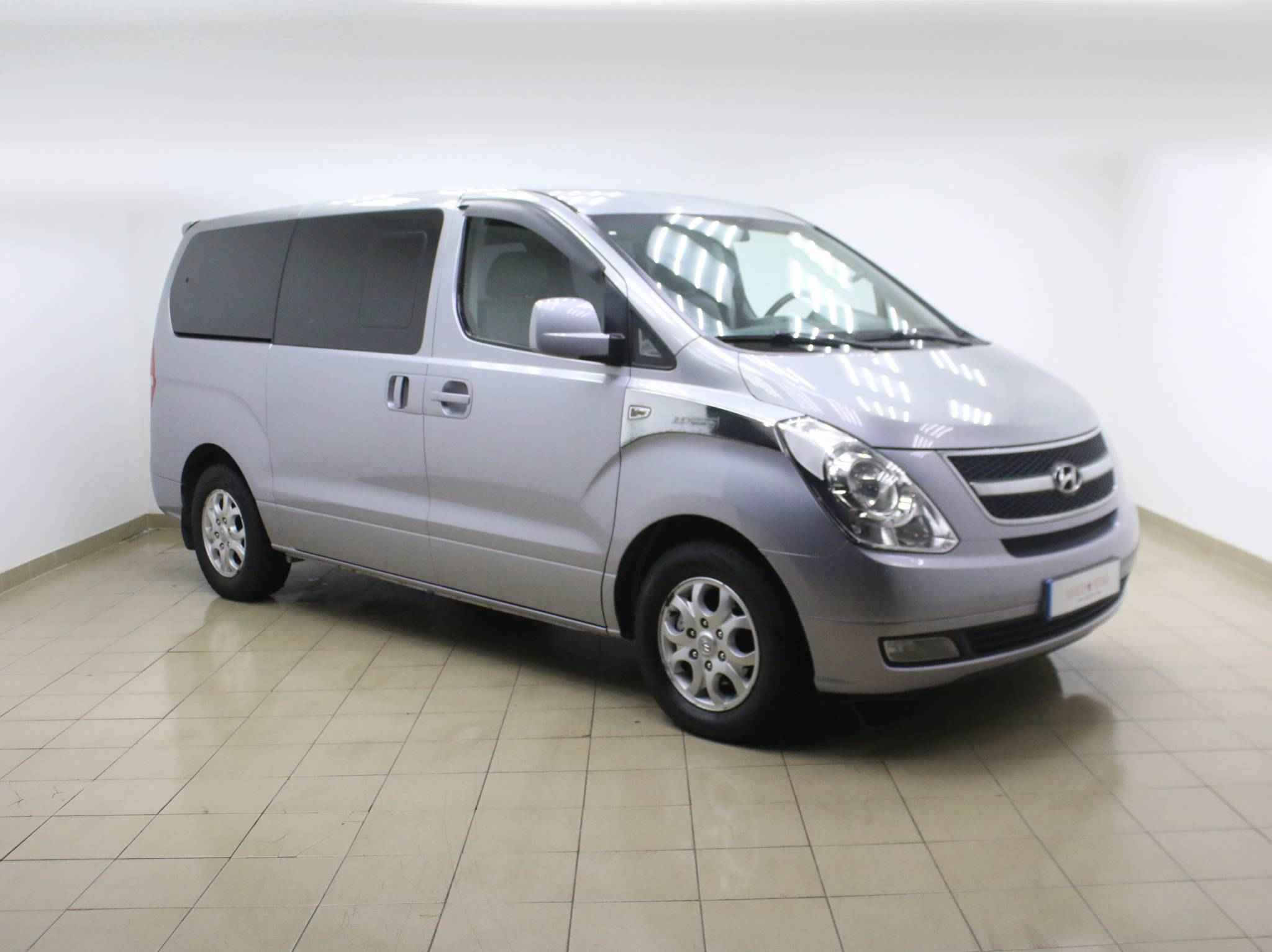 Hyundai Grand Starex, I