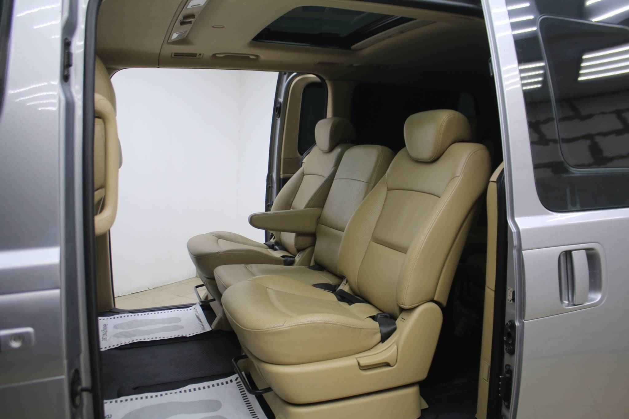 Hyundai Grand Starex, I