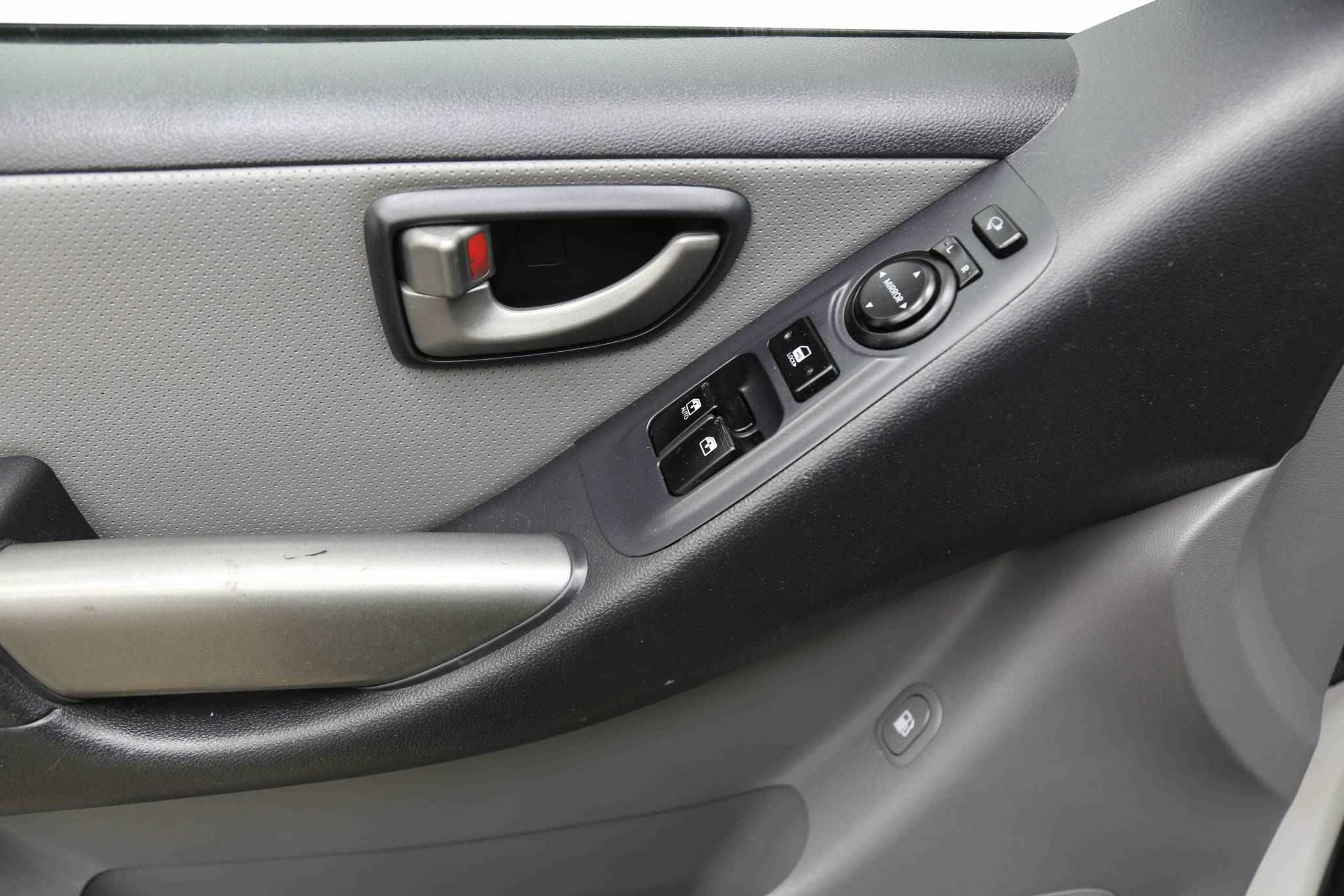 Hyundai Grand Starex, I