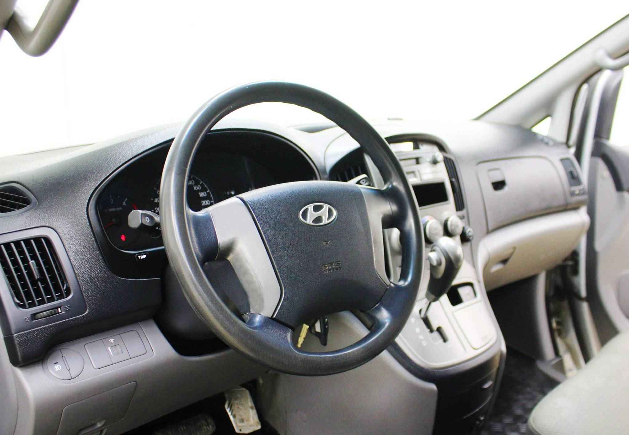 Hyundai Grand Starex, I