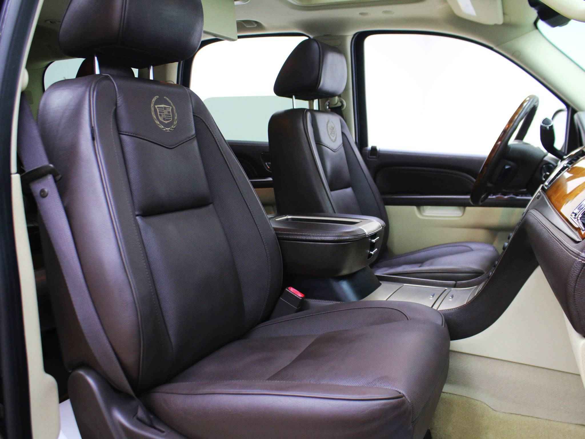 Cadillac Escalade, III