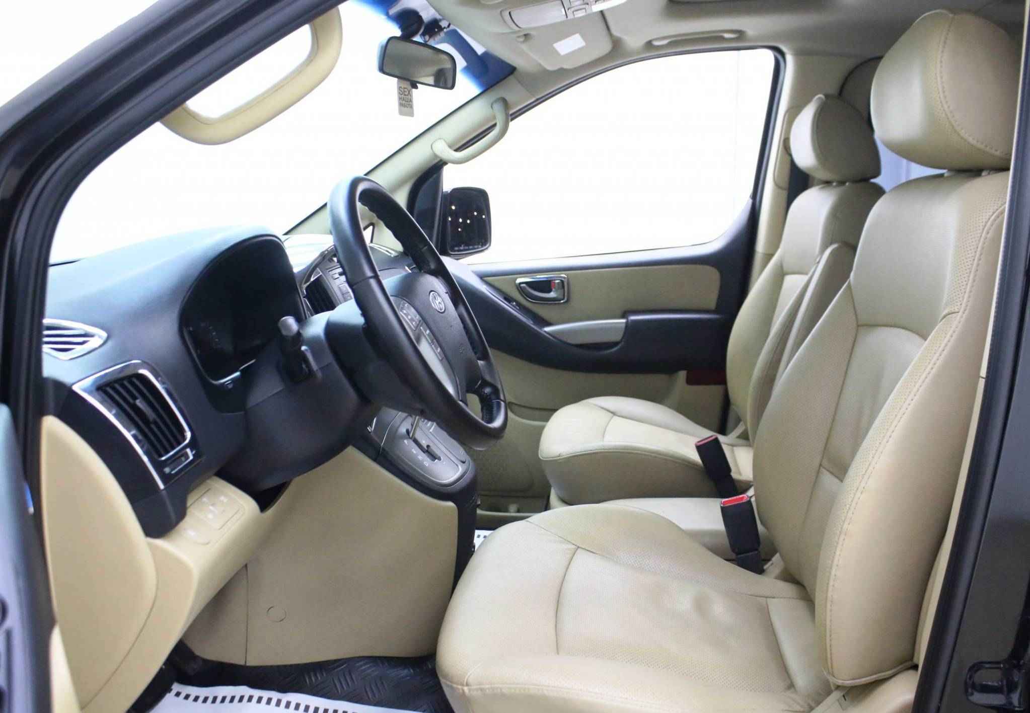 Hyundai Grand Starex, I