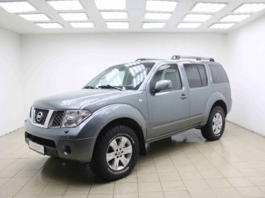 Nissan Pathfinder, III