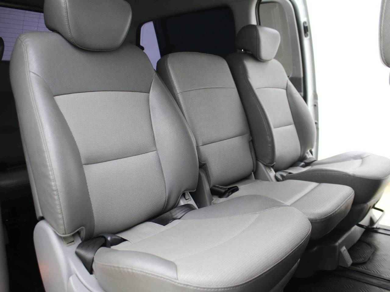 Hyundai Grand Starex, I