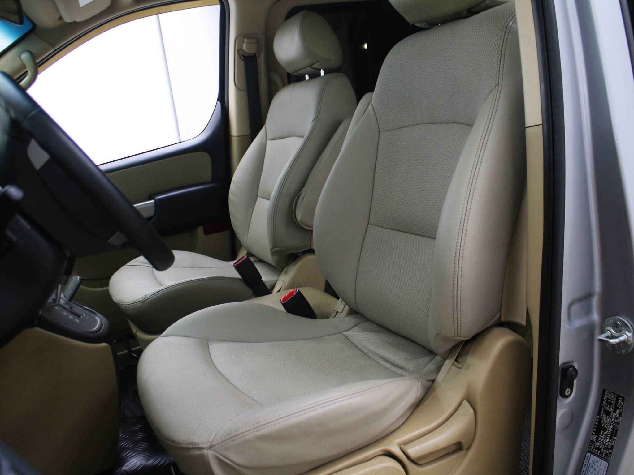 Hyundai Grand Starex, I