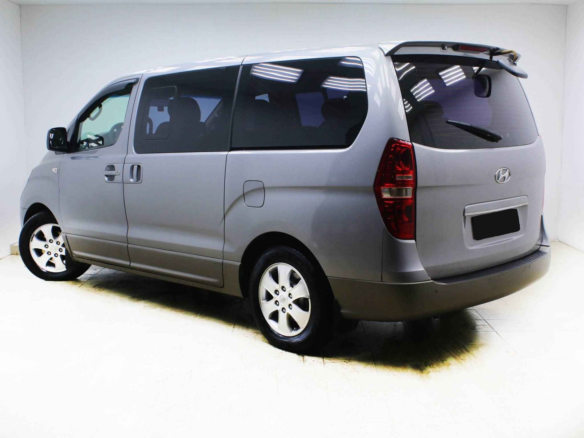 Hyundai Grand Starex, I