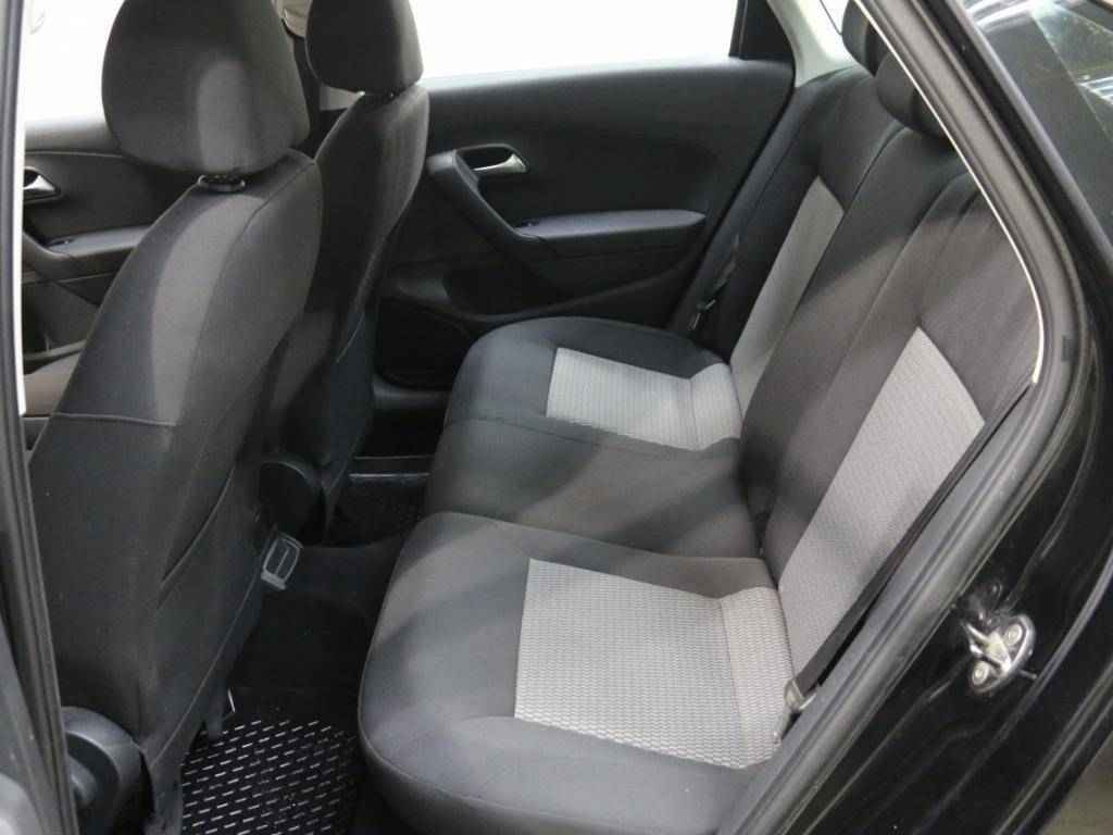Volkswagen Polo, V