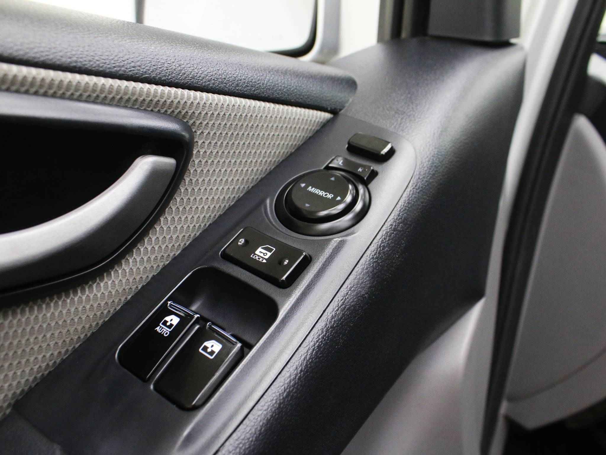 Hyundai Grand Starex, I