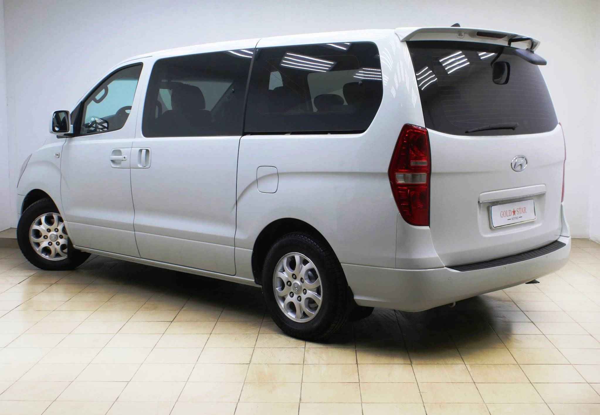 Hyundai Grand Starex, I