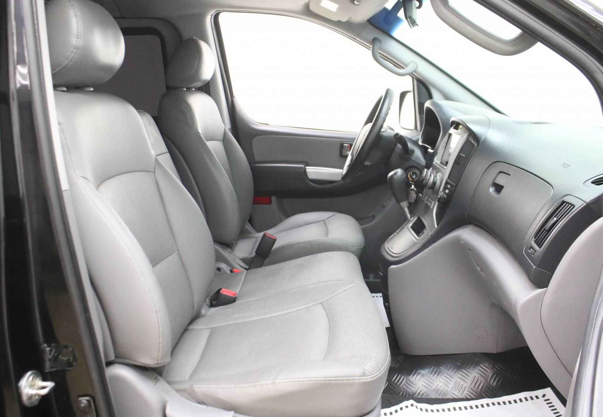 Hyundai Grand Starex, I