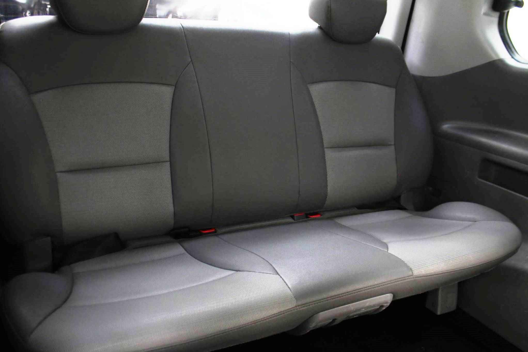 Hyundai Grand Starex, I