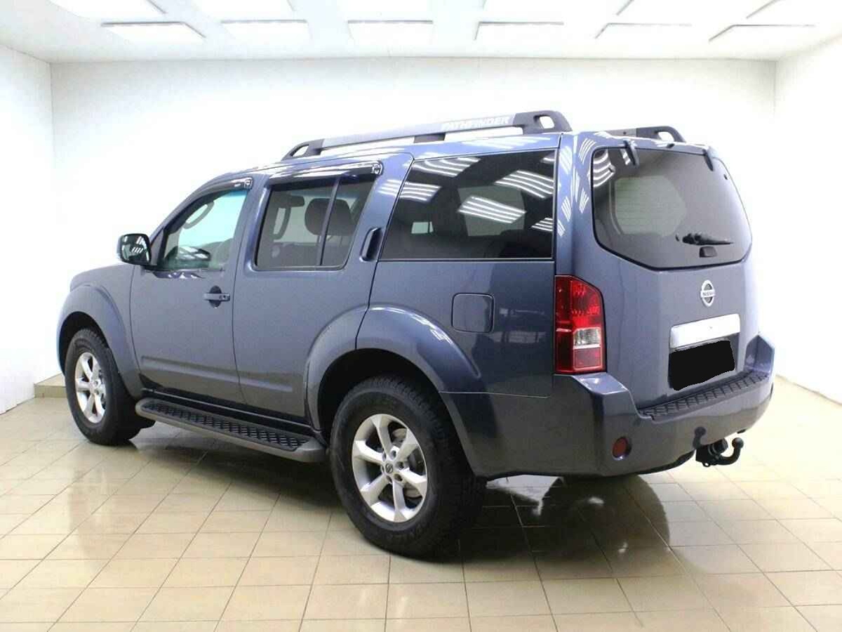 Nissan Pathfinder, III