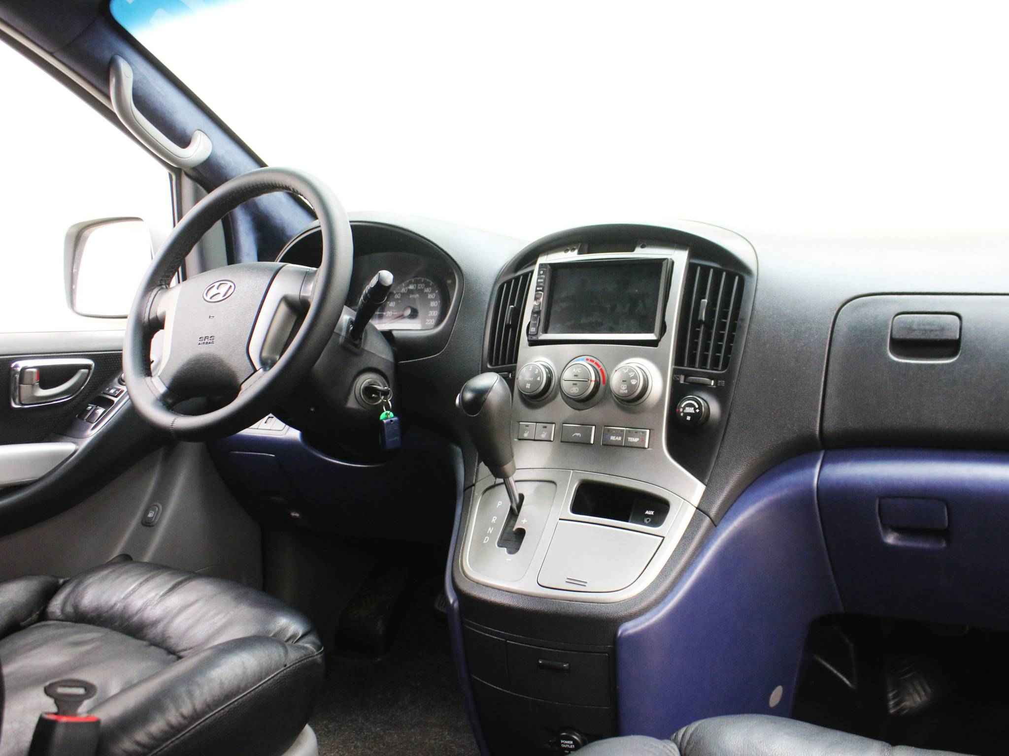 Hyundai Grand Starex, I