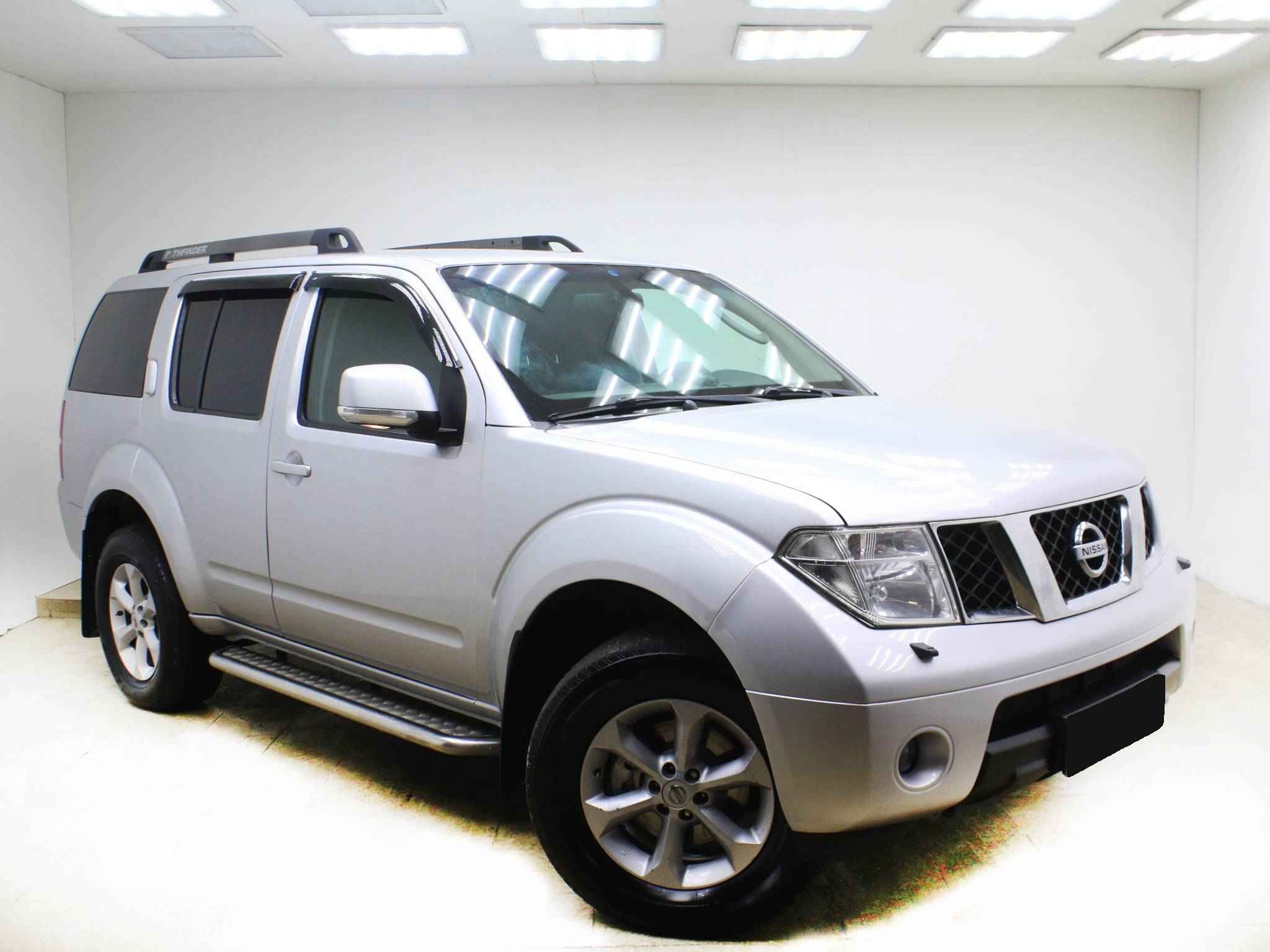 Nissan Pathfinder, III