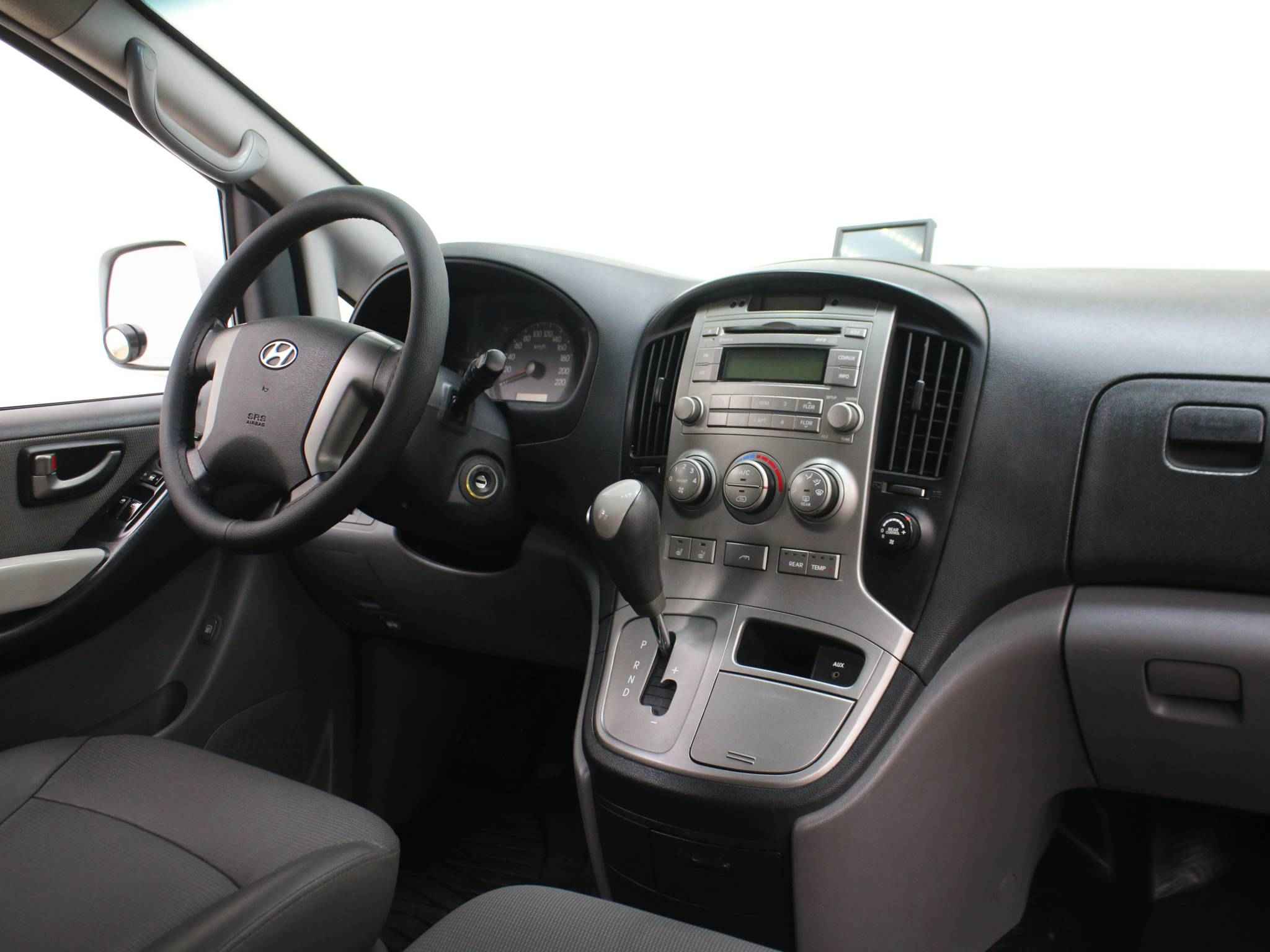 Hyundai Grand Starex, I