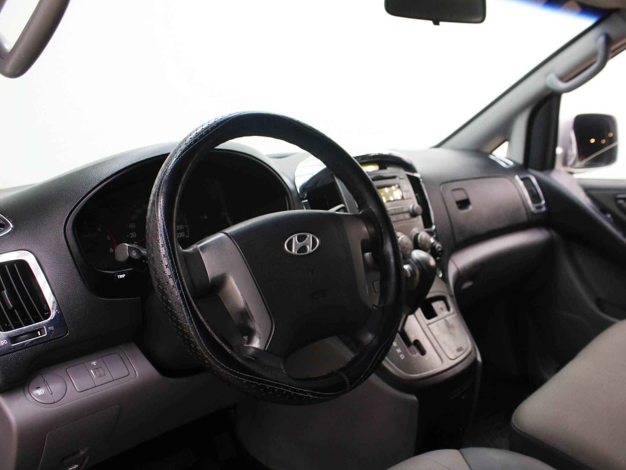 Hyundai Grand Starex, I