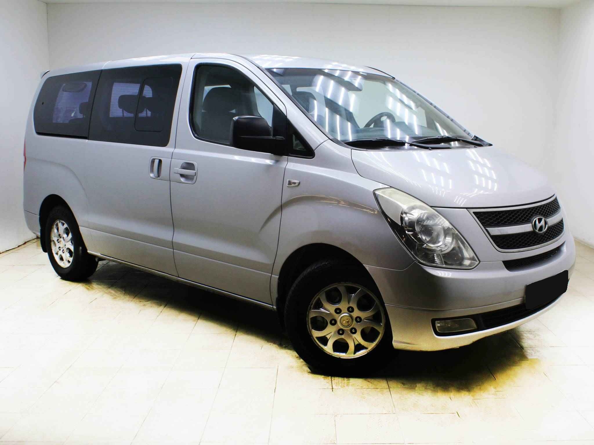 Hyundai Grand Starex, I