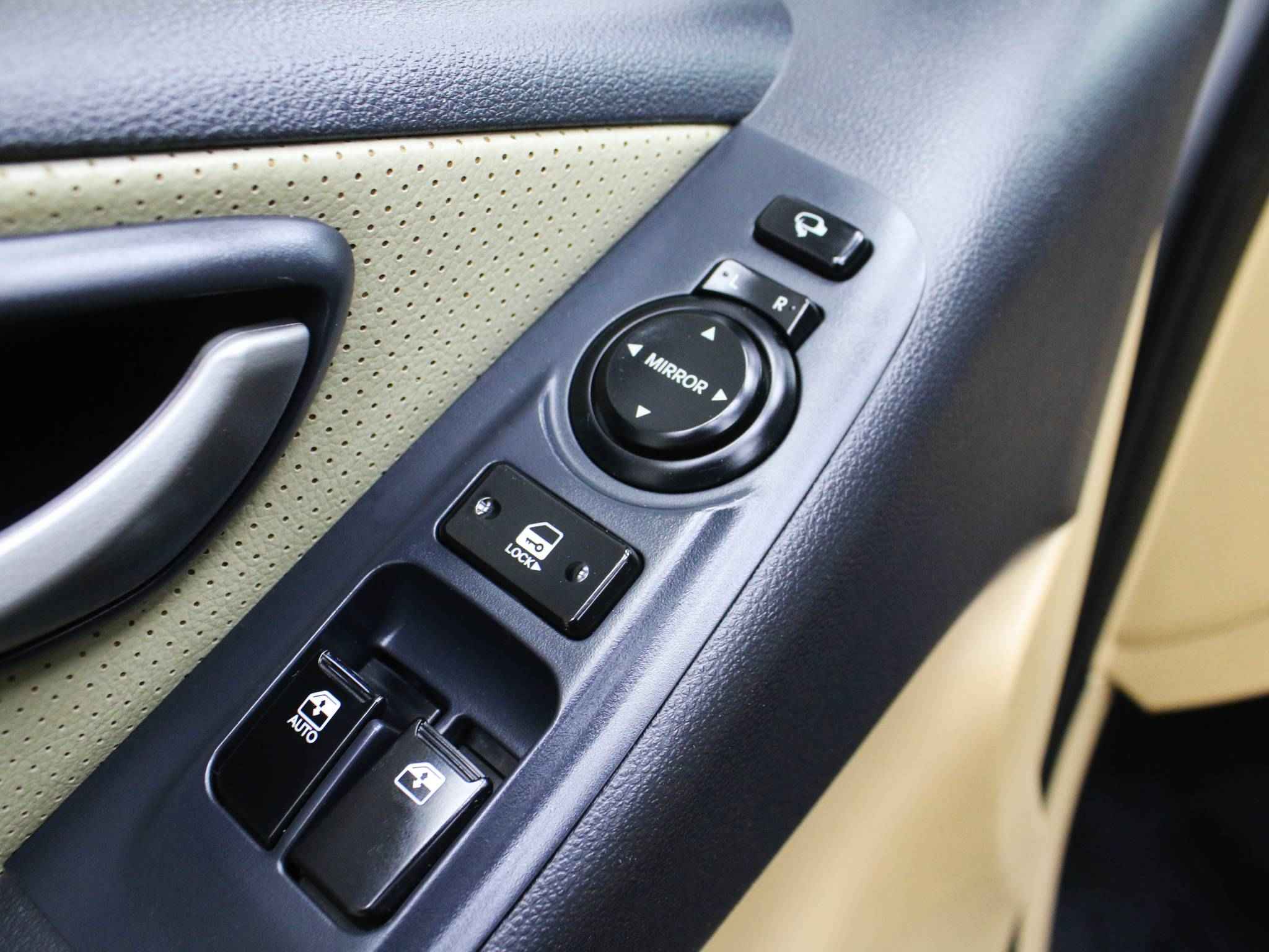 Hyundai Grand Starex, I