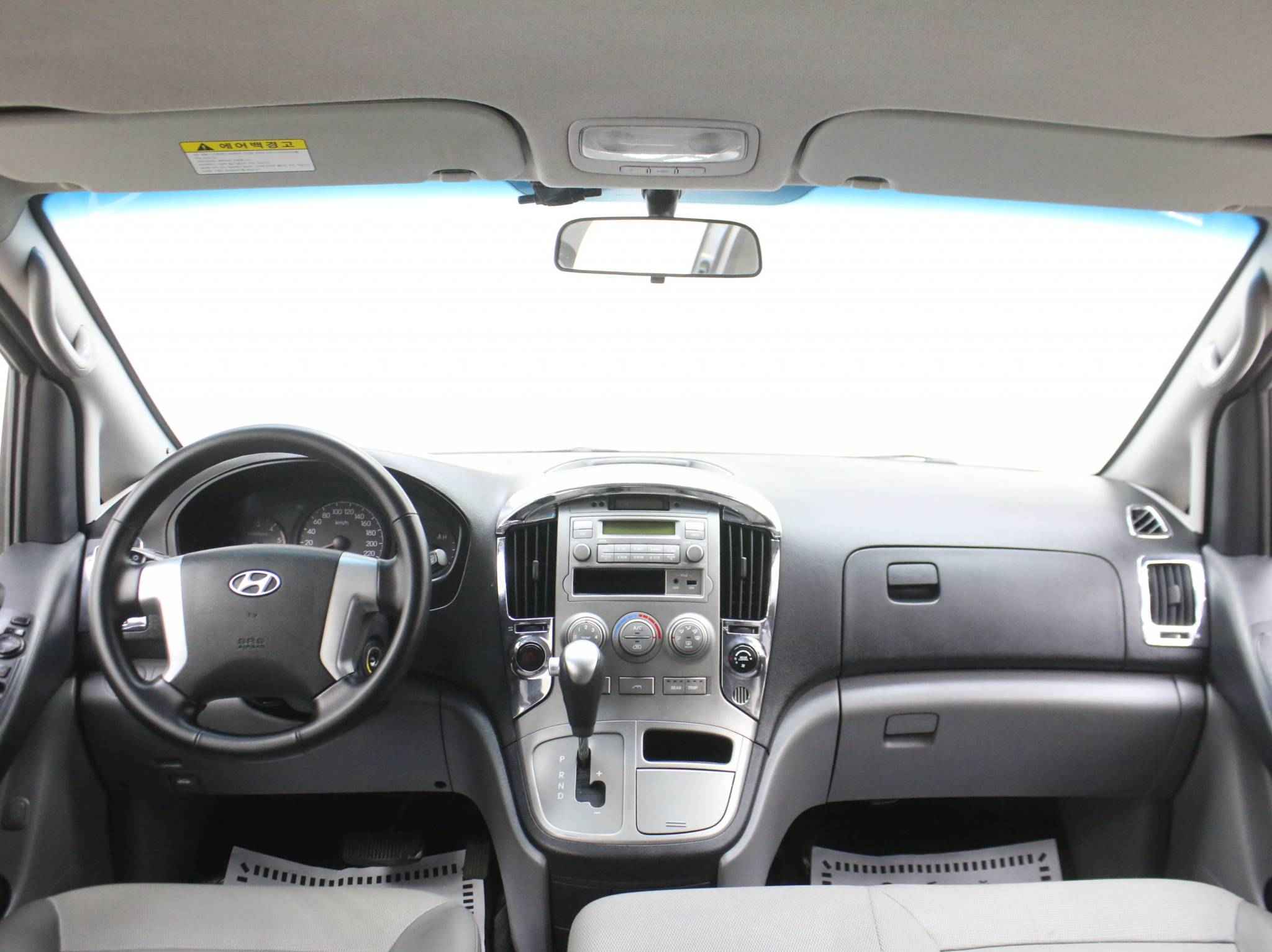 Hyundai Grand Starex, I