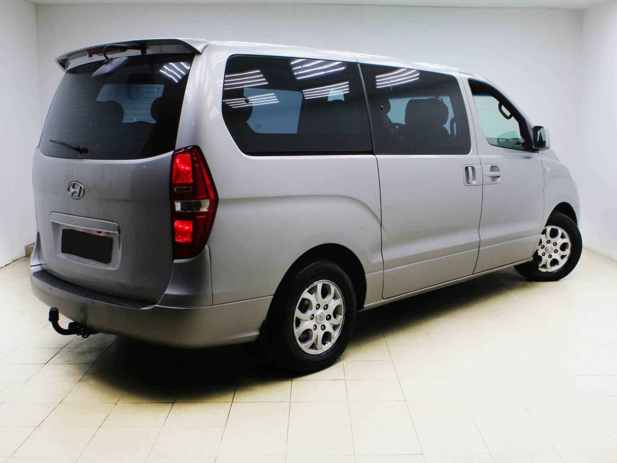 Hyundai Grand Starex, I