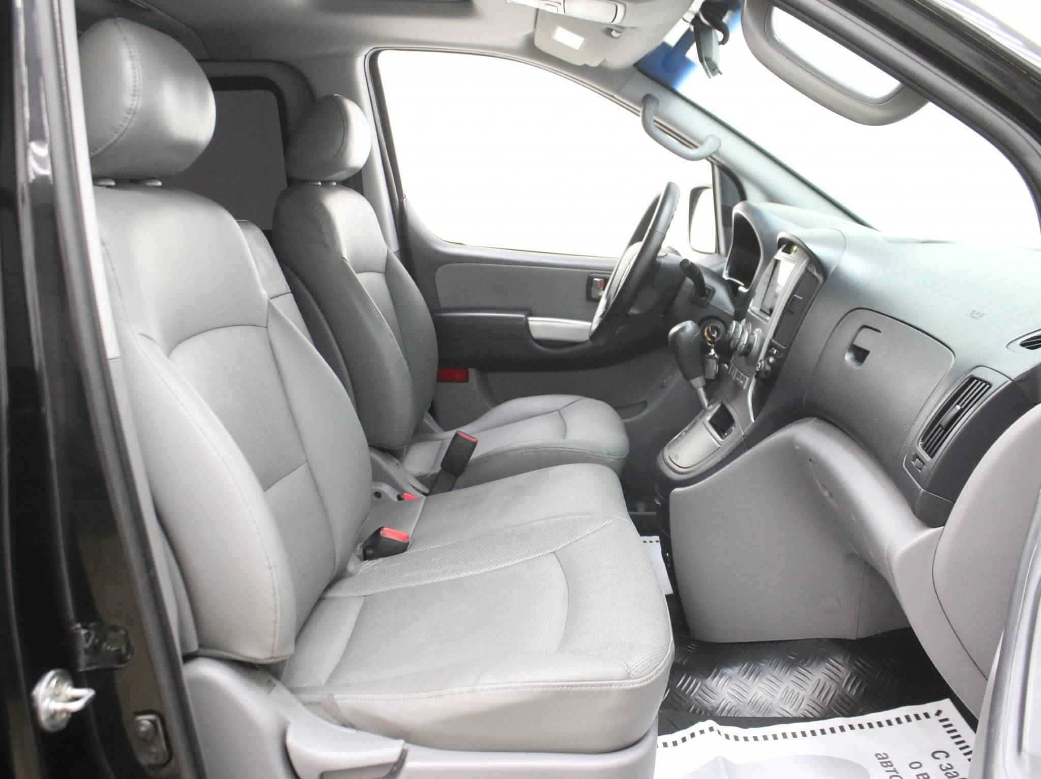 Hyundai Grand Starex, I