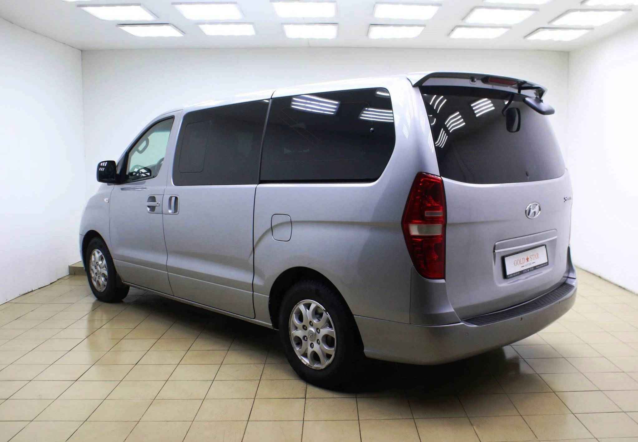 Hyundai Grand Starex, I