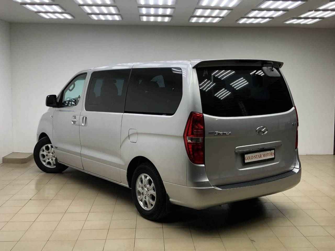 Hyundai Grand Starex, I