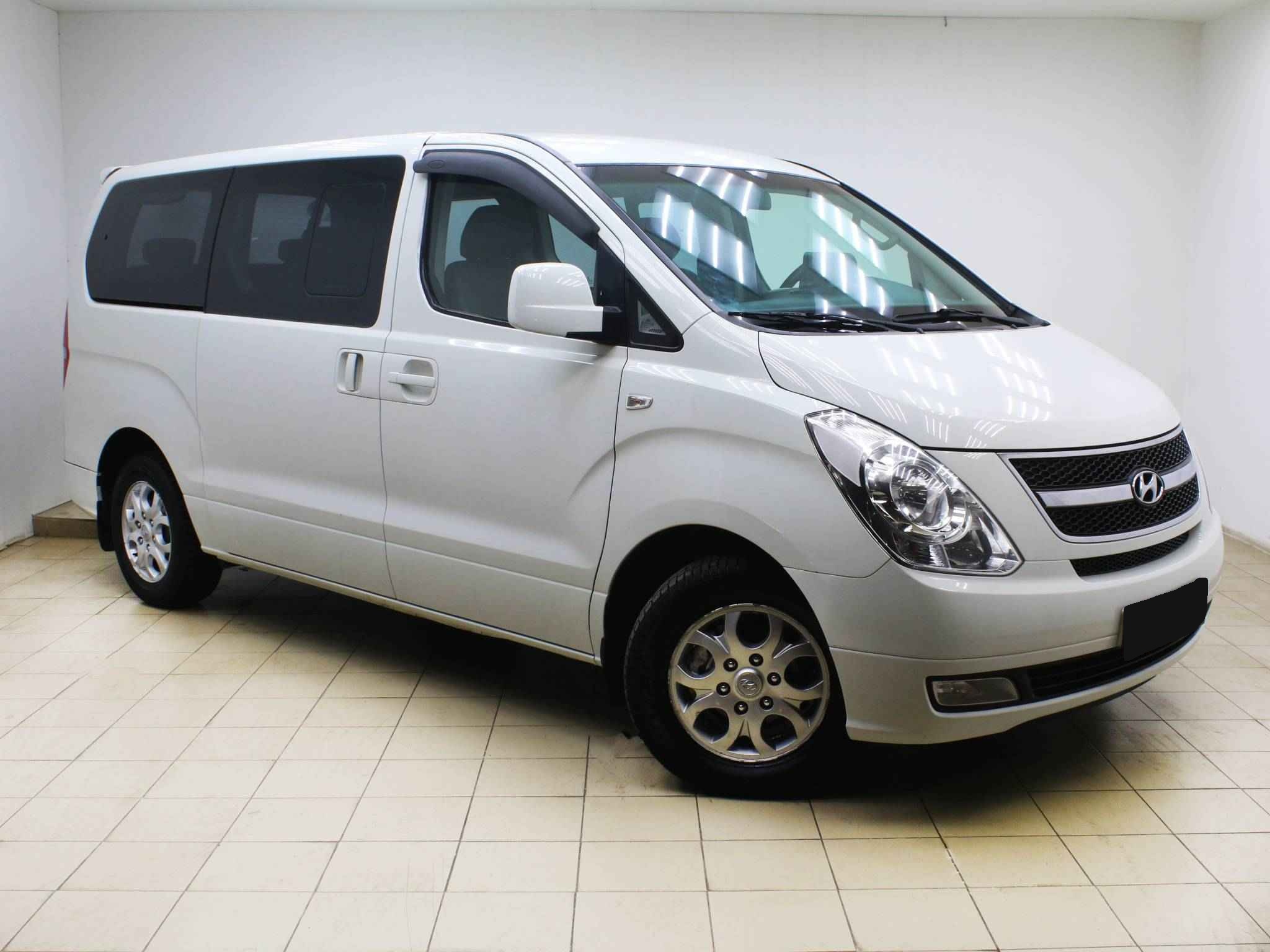 Hyundai Grand Starex, I