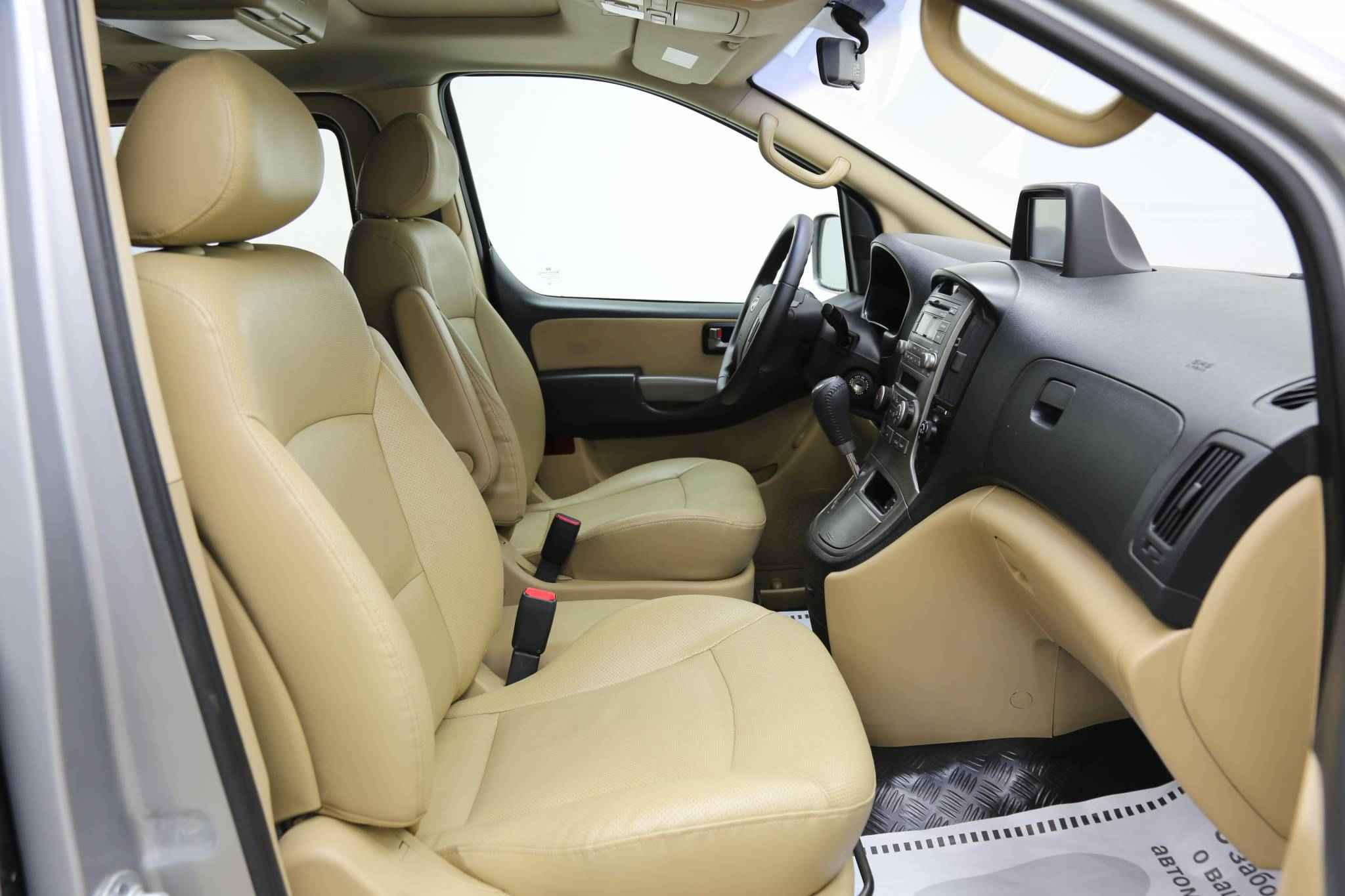 Hyundai Grand Starex, I