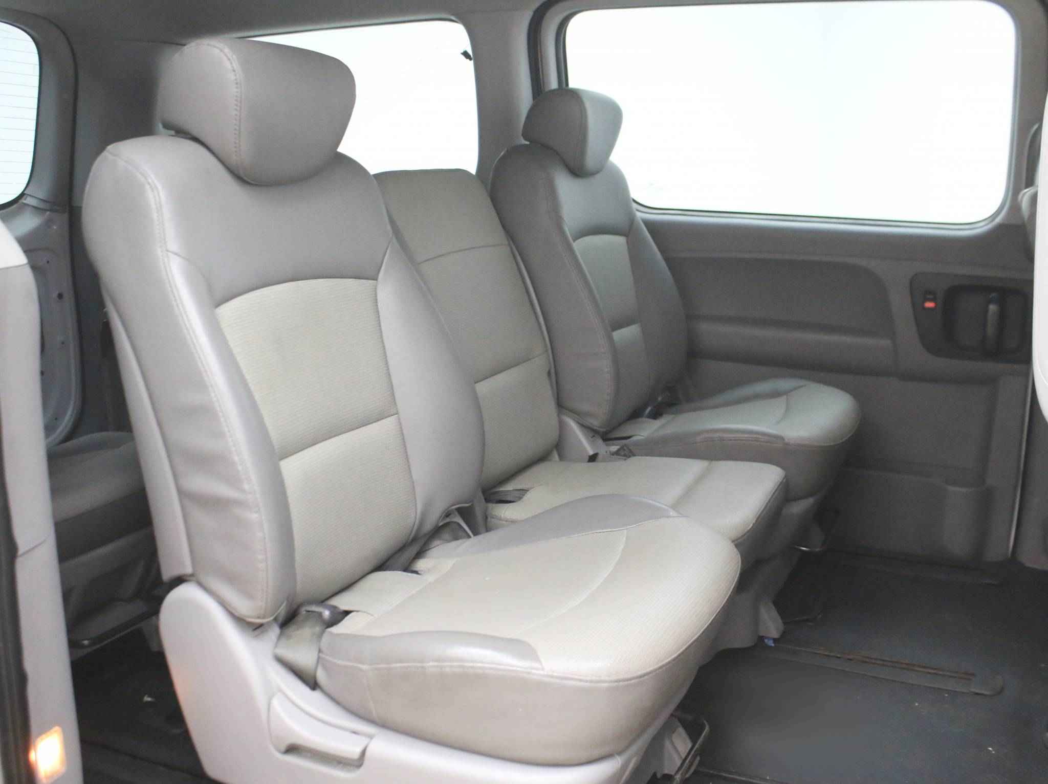 Hyundai Grand Starex, I