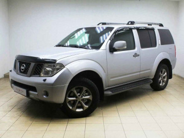 Nissan Pathfinder, III