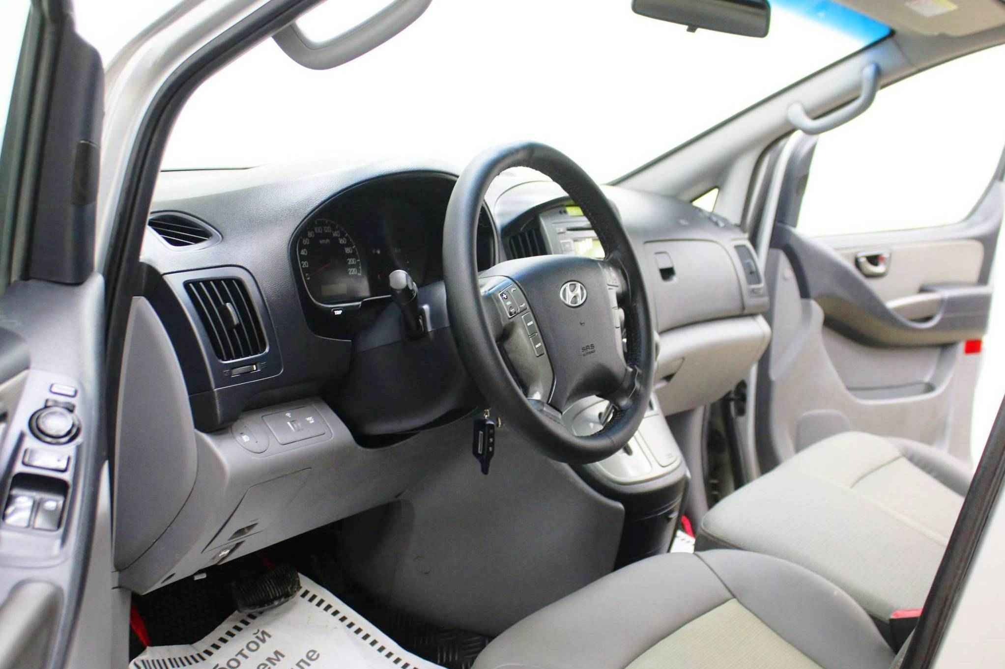 Hyundai Grand Starex, I