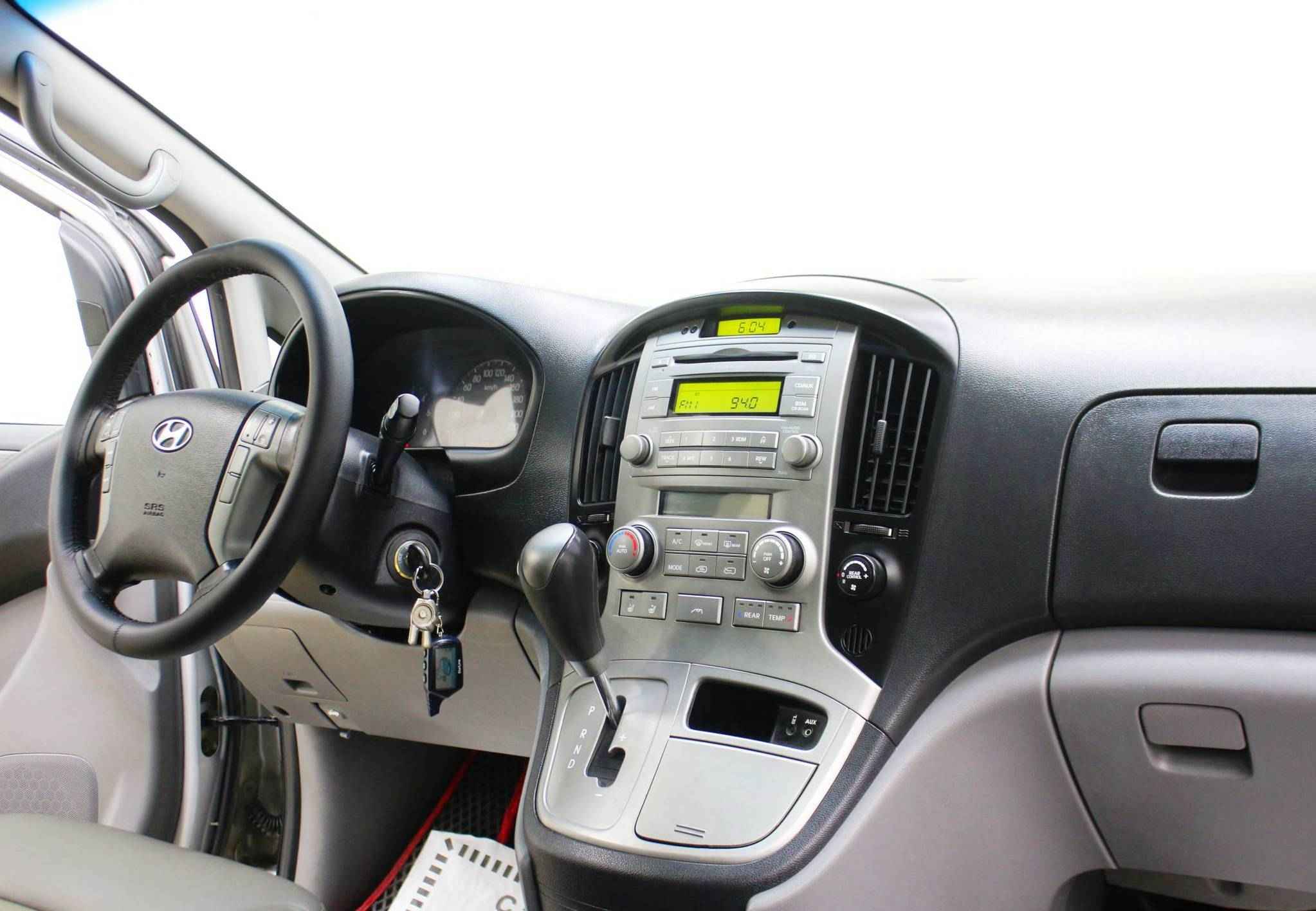 Hyundai Grand Starex, I