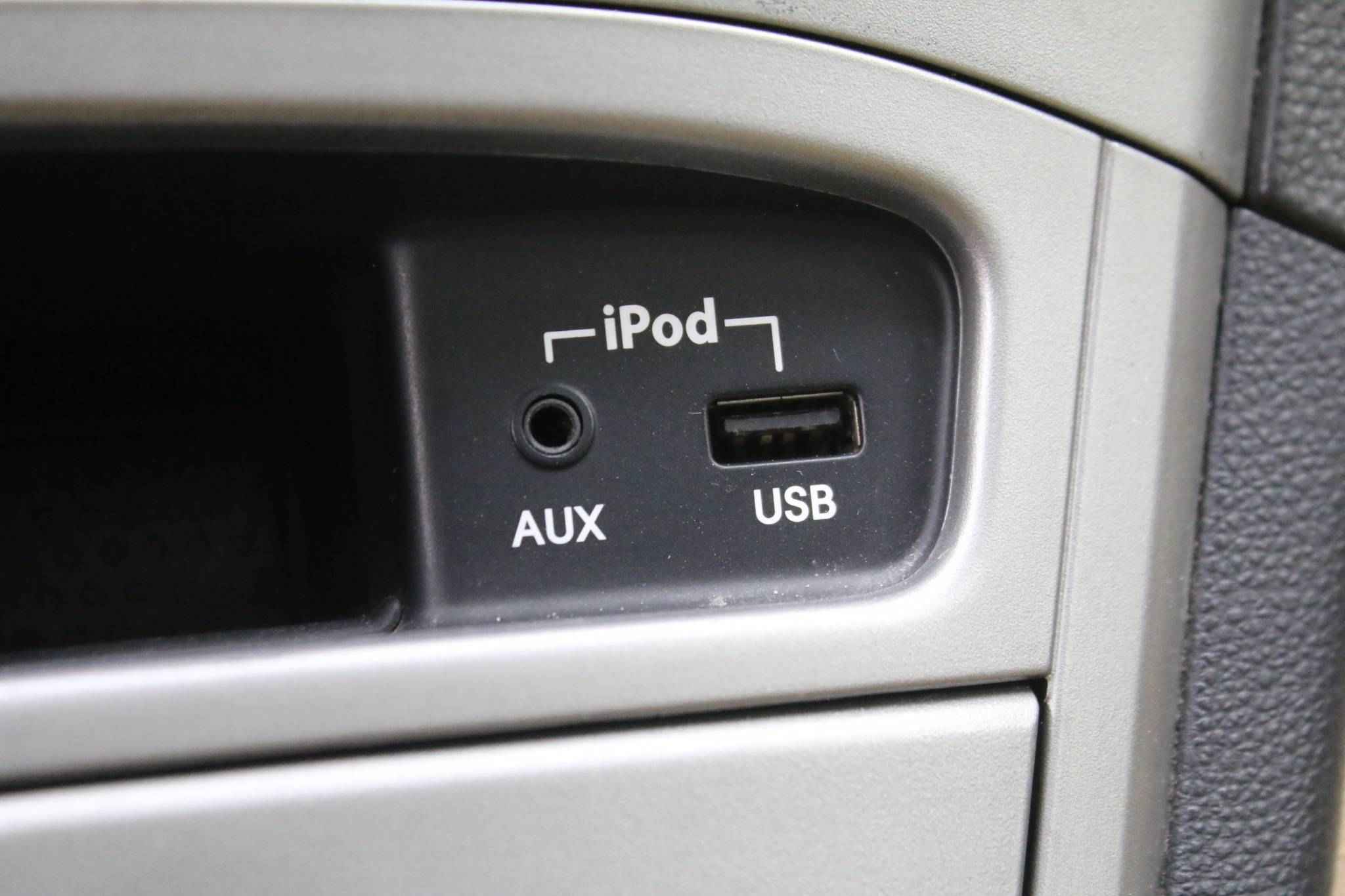 Hyundai Grand Starex, I