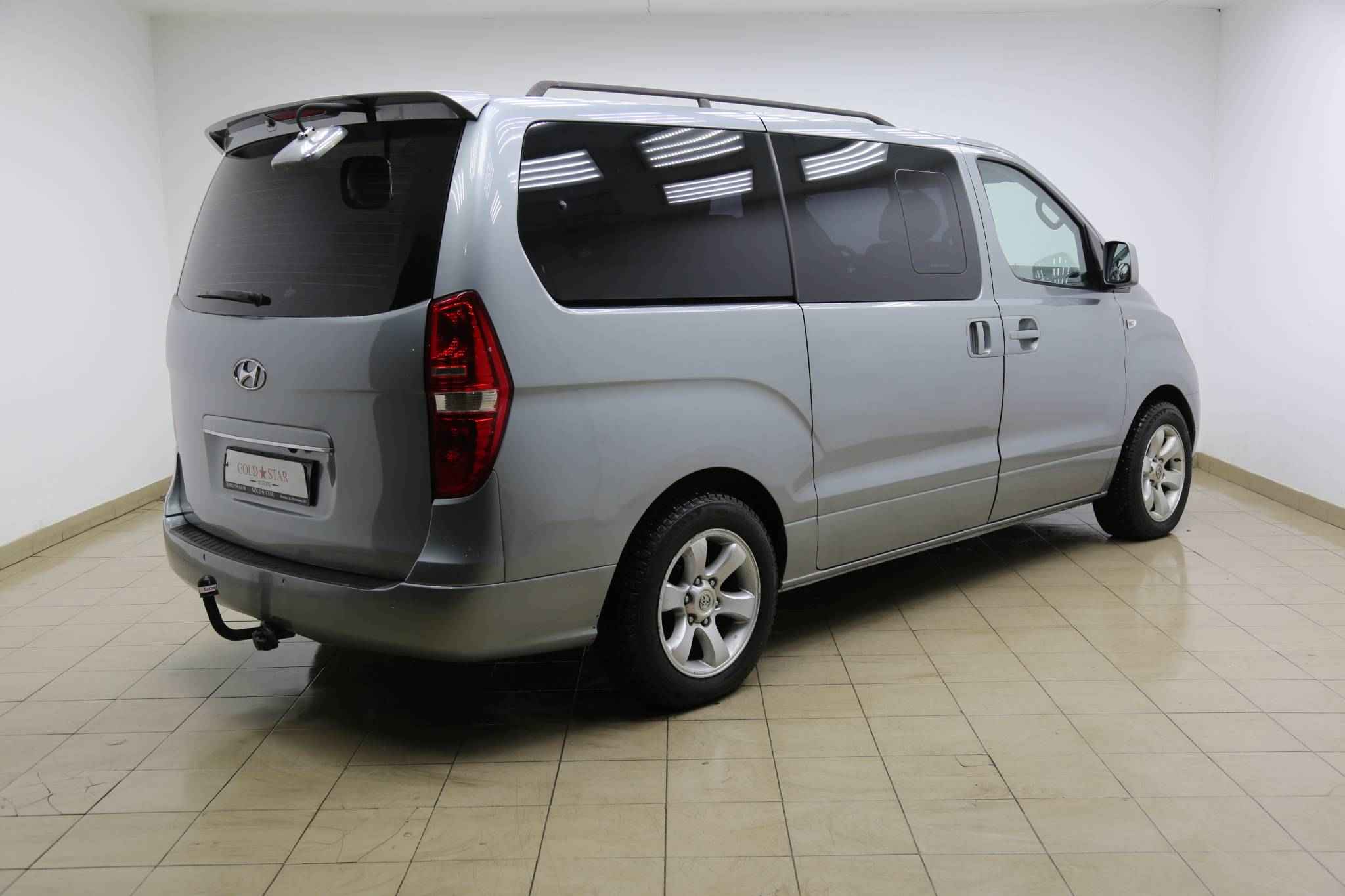 Hyundai Grand Starex, I