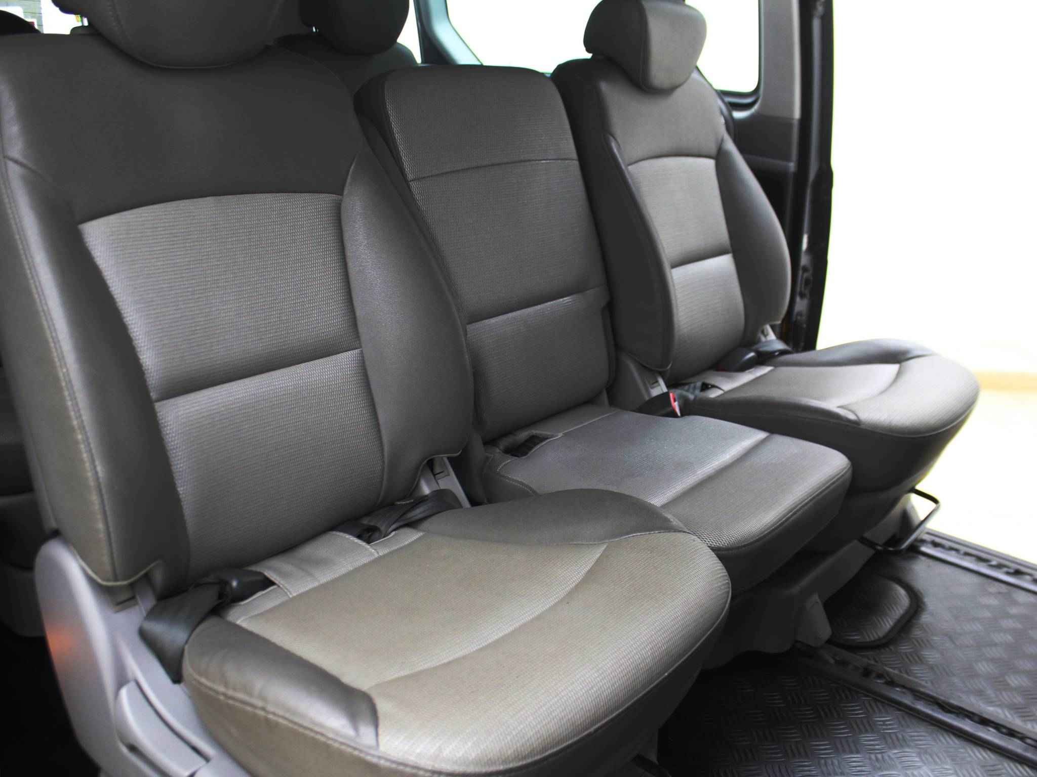 Hyundai Grand Starex, I