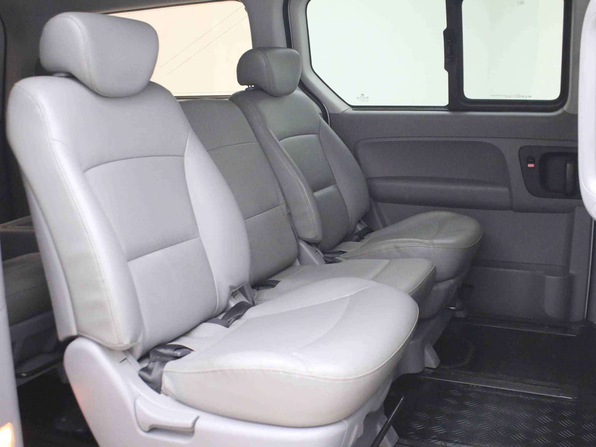 Hyundai Grand Starex, I